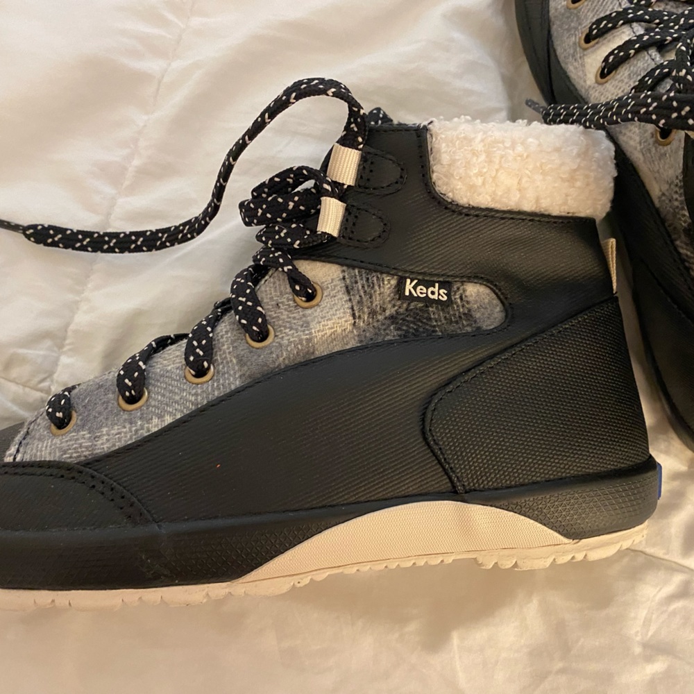NWOT Ladies Keds splash booties Size 7.5